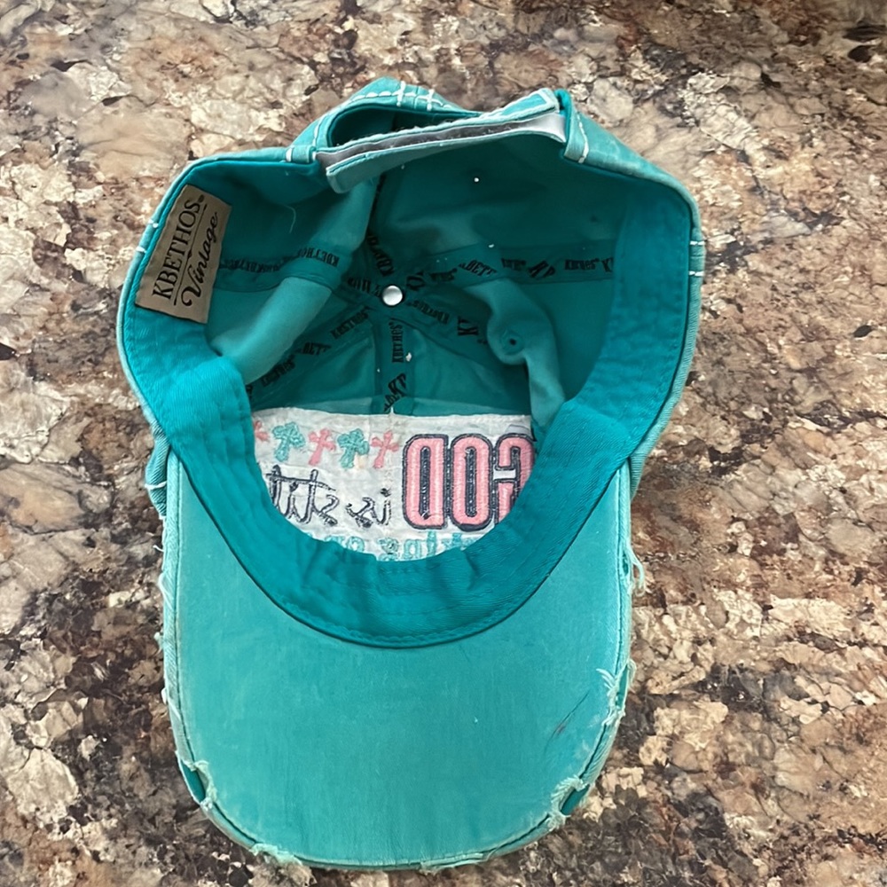 Distressed hat - Picture 3 of 4